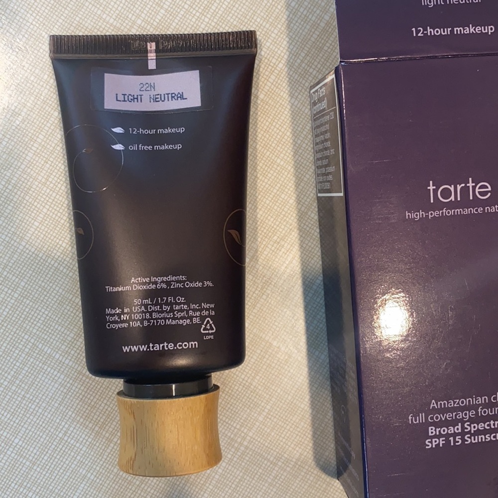 NIB Tarte Amazonian Clay Light Neutral Foundation